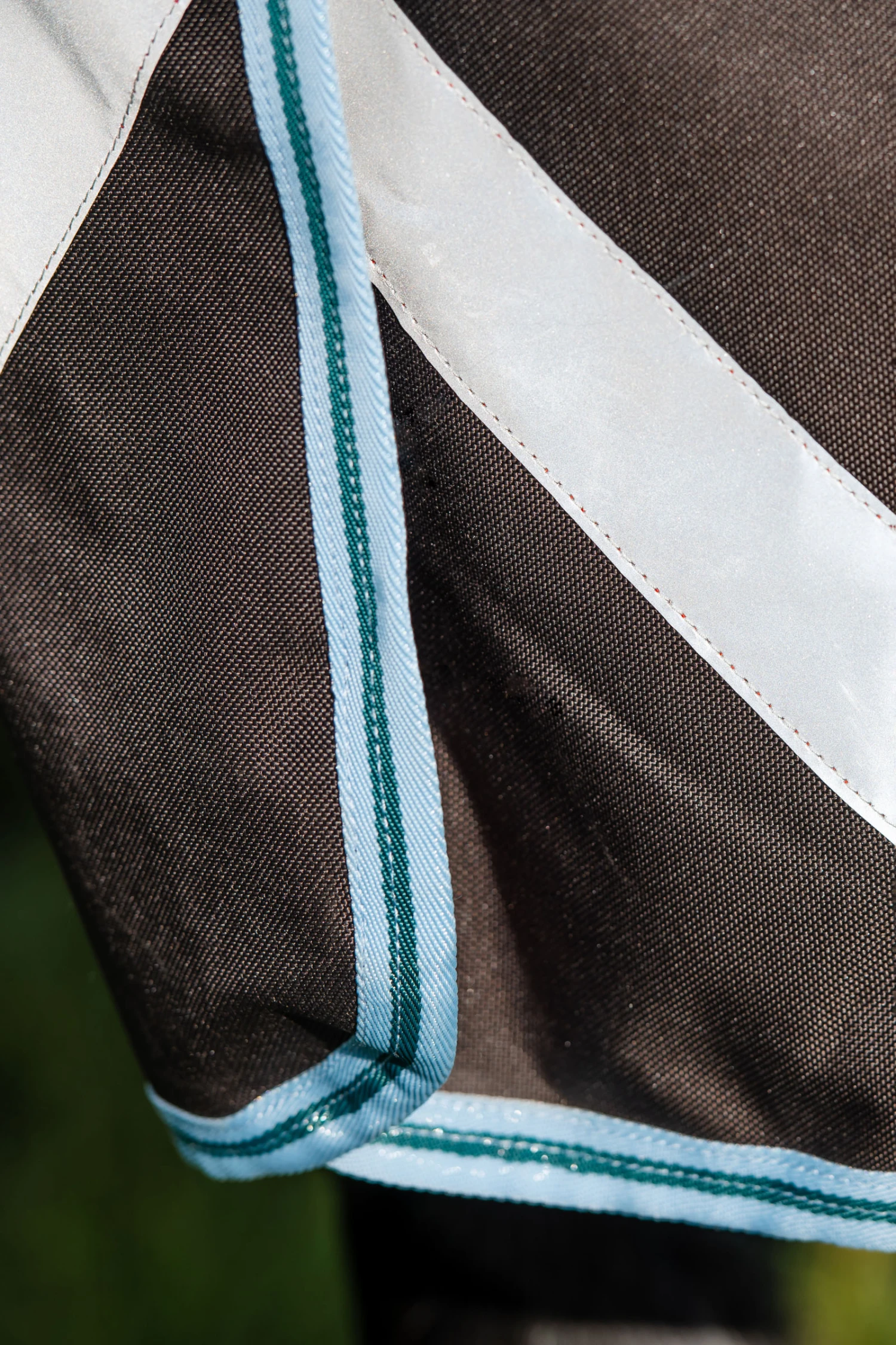 Horseware Amigo Bravo 12 Plus Weidedecke Disc-Verschluss, 250g 7 Horseware Amigo Bravo 12 Plus Weidedecke Disc-Verschluss, 250g – Bild 5