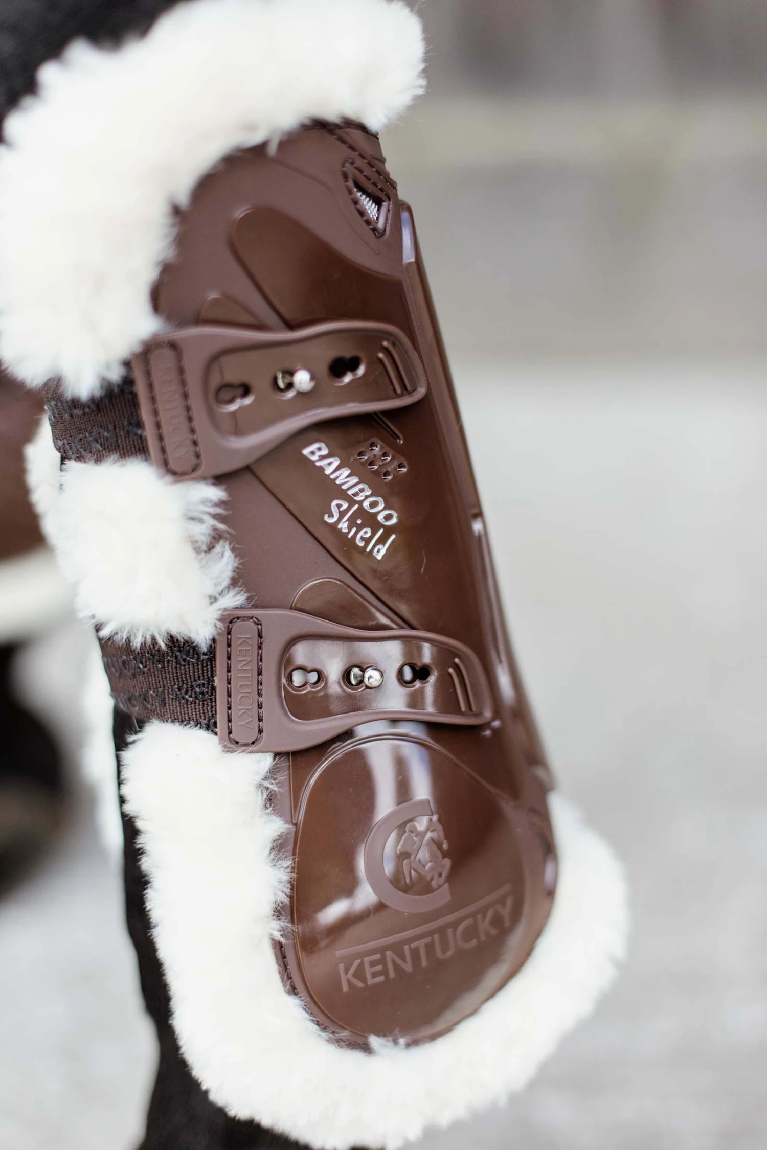 Kentucky Horsewear Bamboo Elastik Gamaschen Mit Veganem Lammfell 15 Kentucky Horsewear Bamboo Elastik Gamaschen Mit Veganem Lammfell – Bild 13