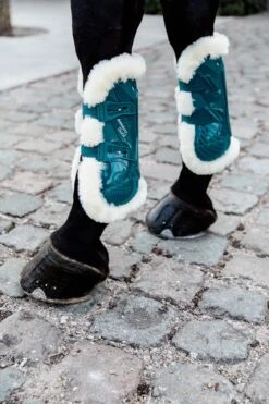 Kentucky Horsewear Bamboo Elastik Gamaschen Mit Veganem Lammfell 35 Kentucky Horsewear Bamboo Elastik Gamaschen Mit Veganem Lammfell -Pferdedecken Store 342510 EGR 1