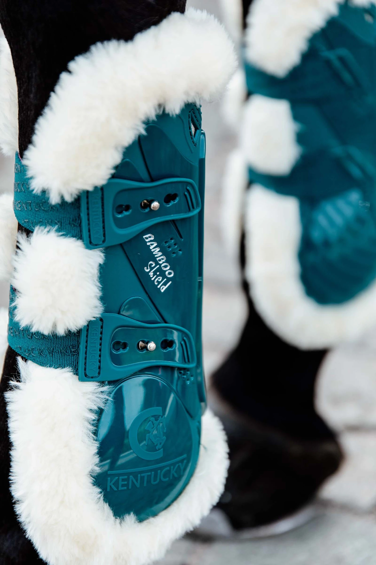 Kentucky Horsewear Bamboo Elastik Gamaschen Mit Veganem Lammfell 18 Kentucky Horsewear Bamboo Elastik Gamaschen Mit Veganem Lammfell – Bild 16