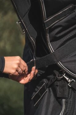 Back On Track Obsidian Weidedecke, 300g -Pferdedecken Store 345232 BL 07